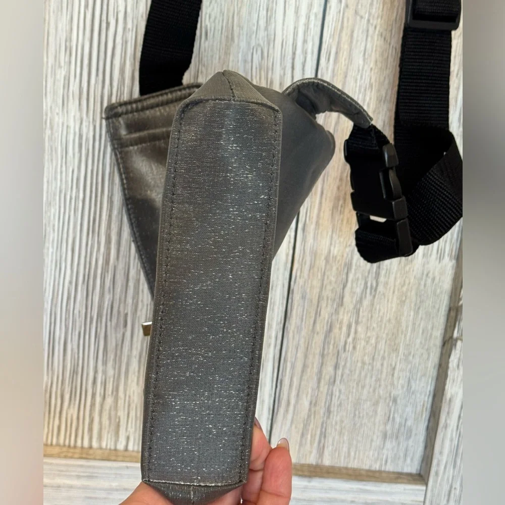 USA Sport Gray Crossbody Bag NWT - Picture 3 of 6
